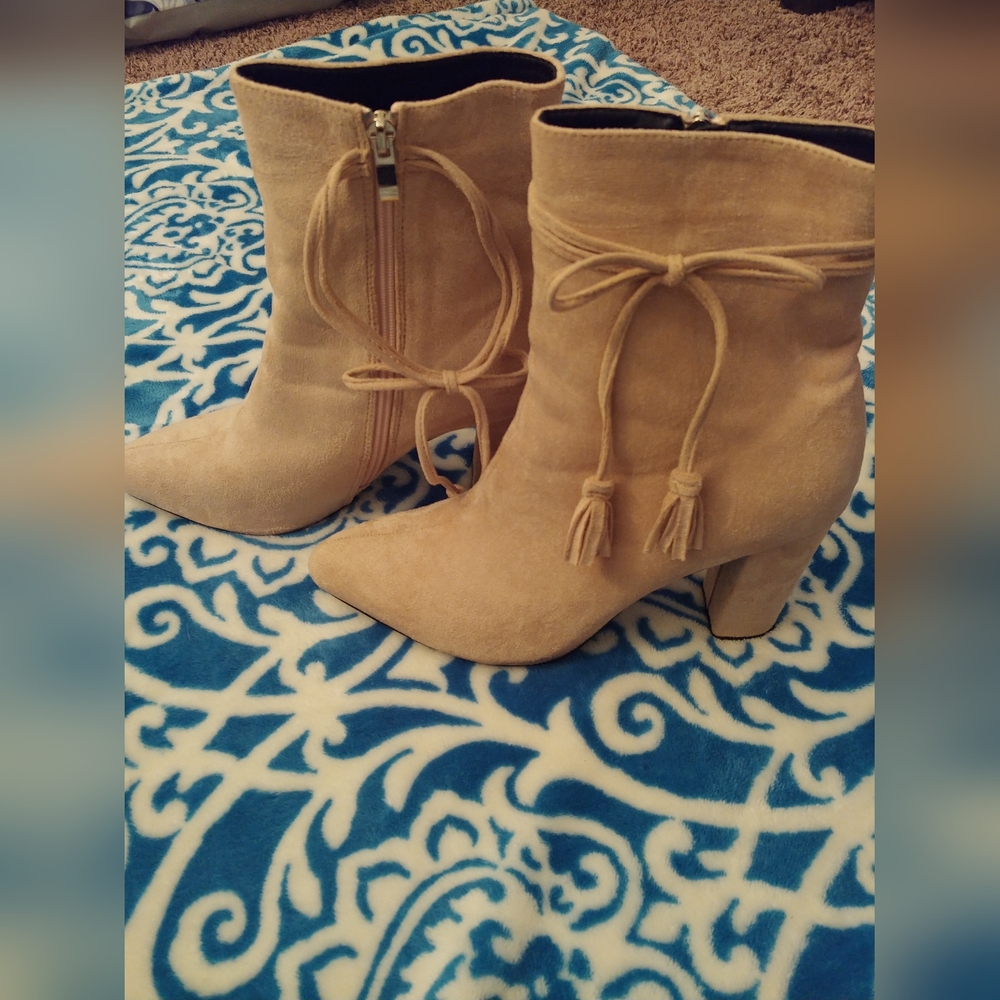 NWOT Tags. Shein low cut boots. Size 8.5. Tan/Suede.